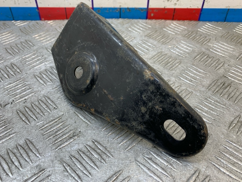 Крепление стабилизатора заднее левое Camry 2008 V40 2AZFE