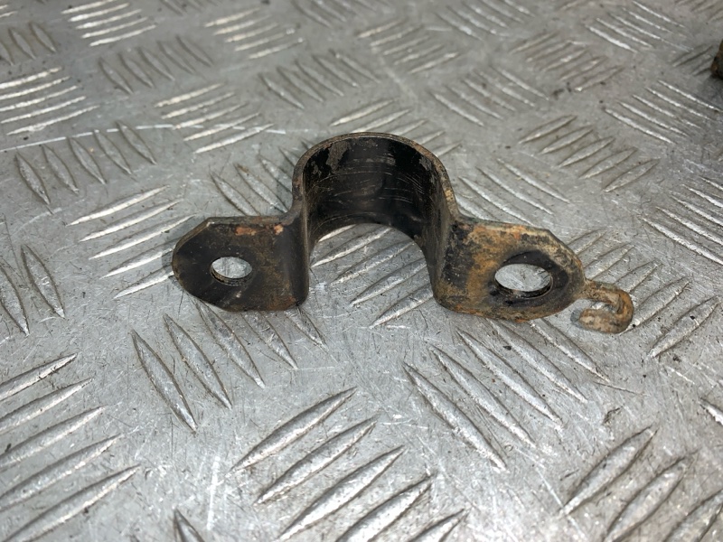 Крепление стабилизатора заднее левое Camry 2008 V40 2AZFE