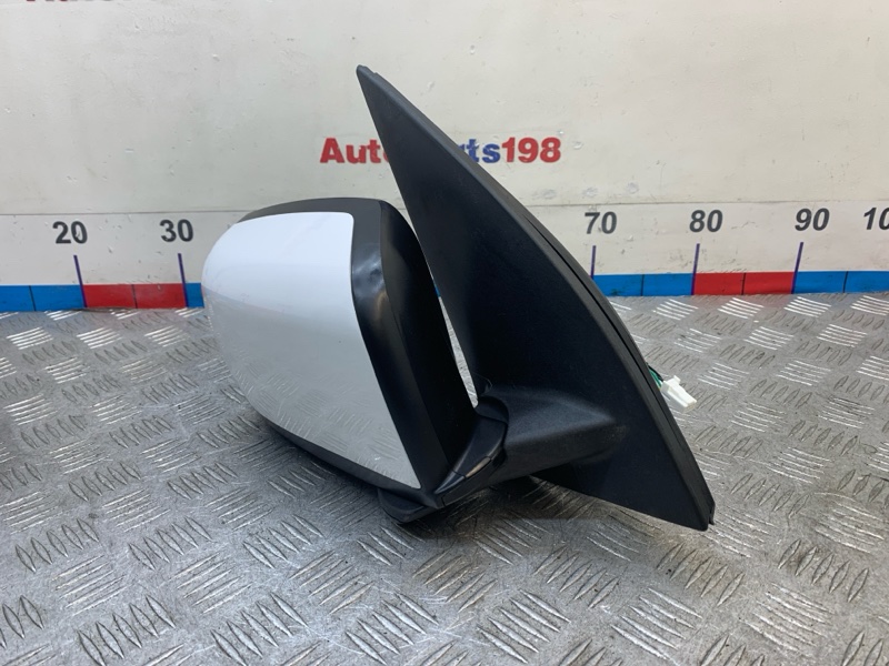Зеркало правое Nissan X-TRAIL T31 MR20DE