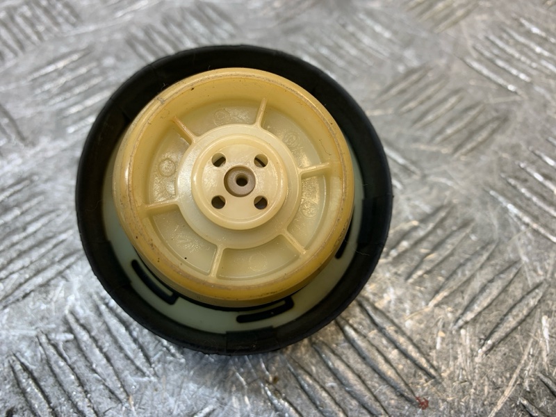 Крышка топливного бака CR-V 1999 1 RD B20B