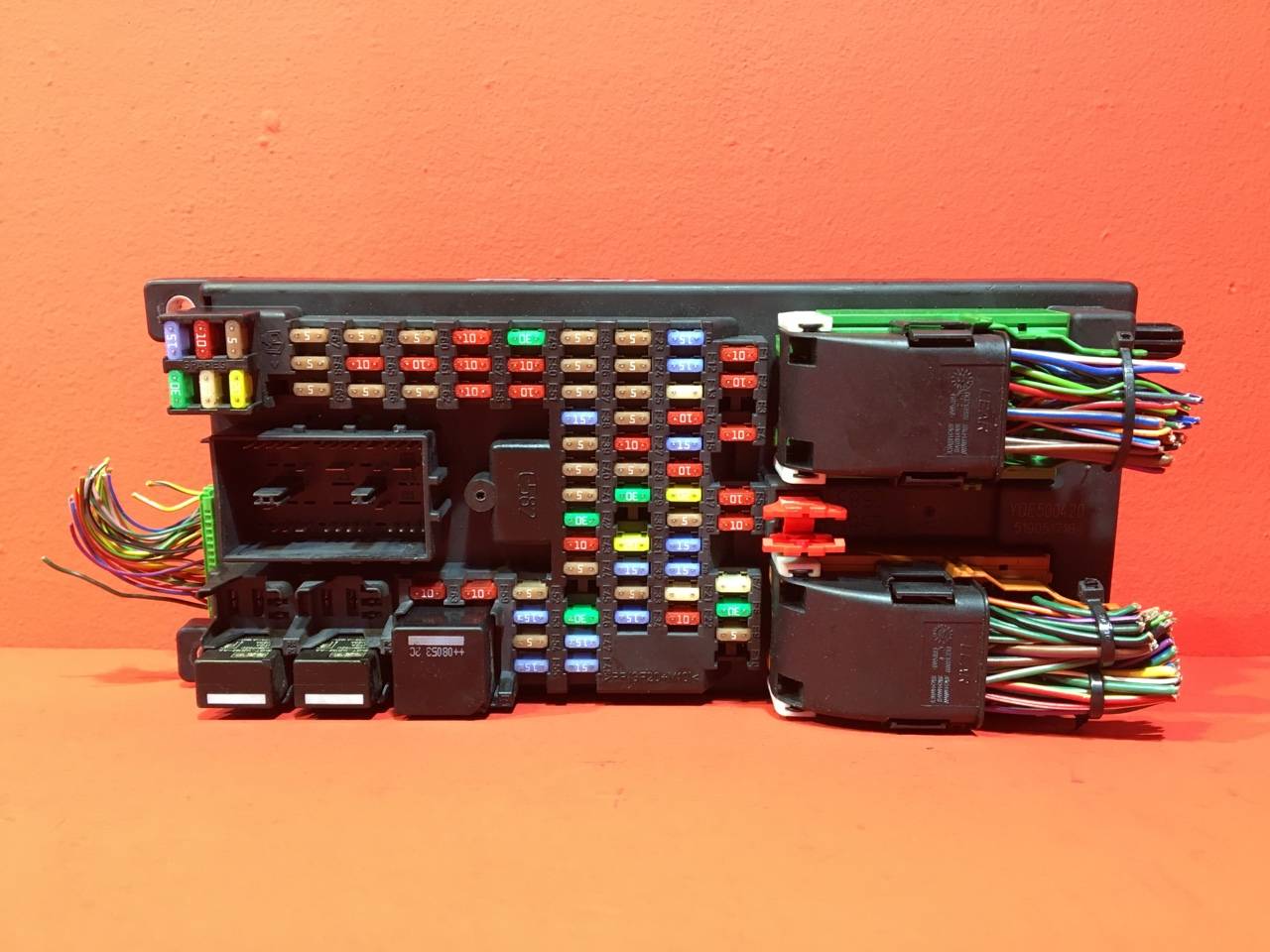 Блок предохранителей в салон Land Rover Discovery 3