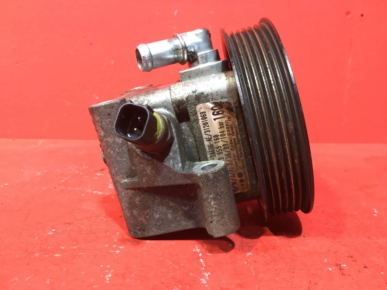 Насос ГУРа Ford C-MAX