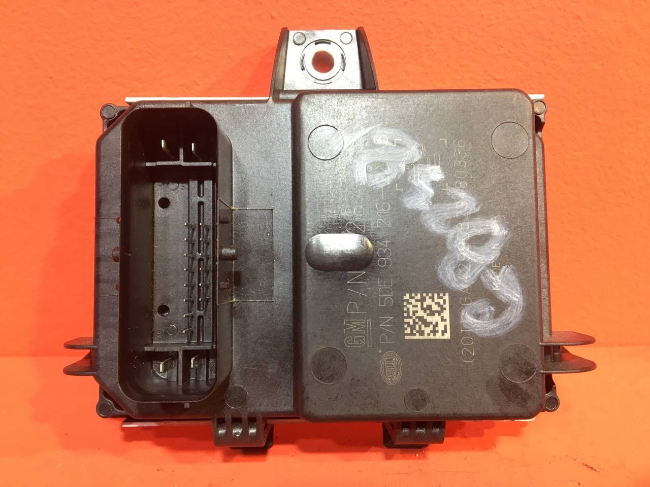 Блок управления топливным насосом Chevrolet Aveo T300