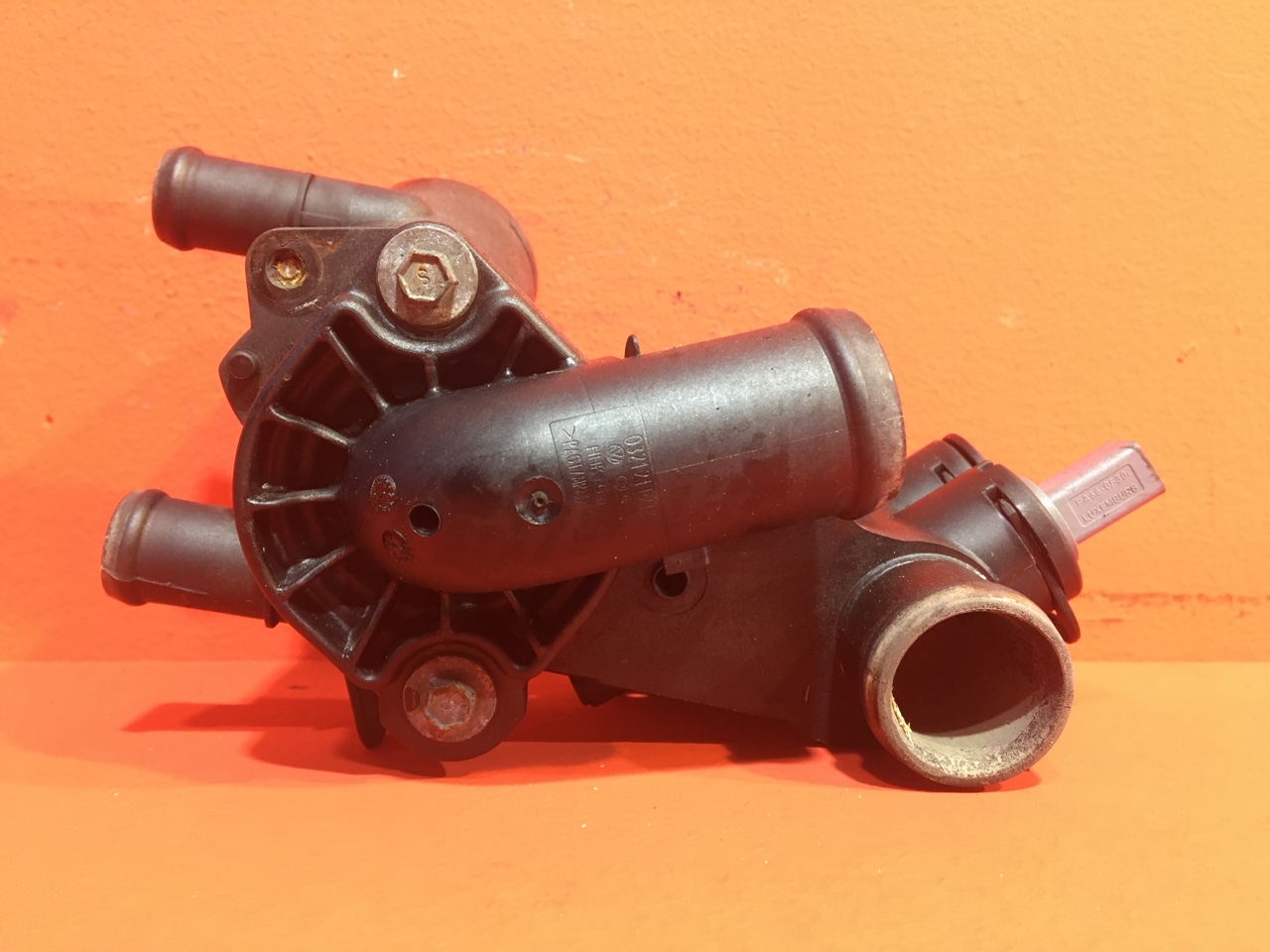 Корпус термостата Volkswagen Golf 5