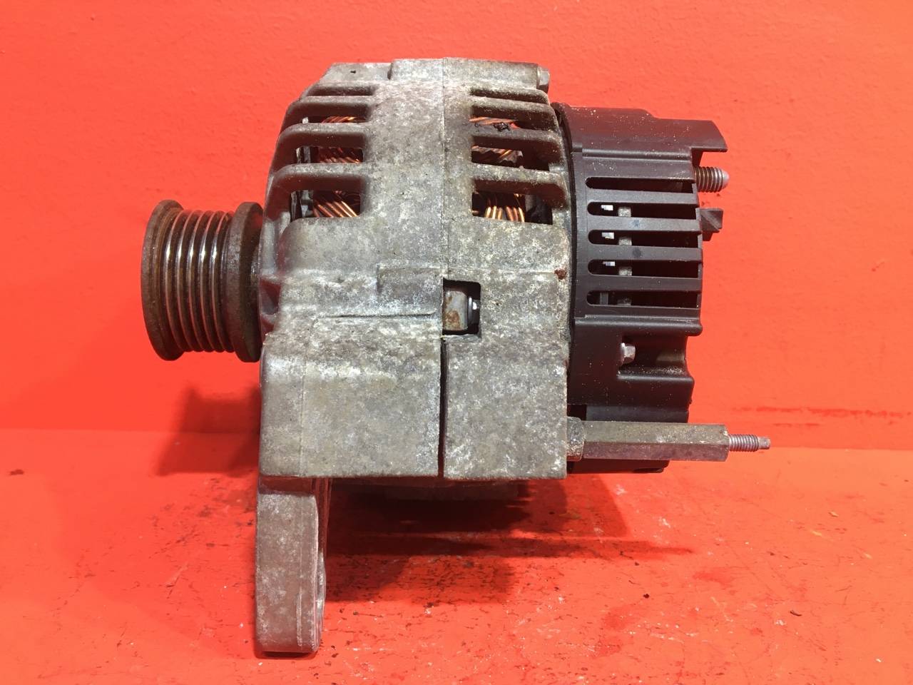 Генератор Volkswagen Golf 5