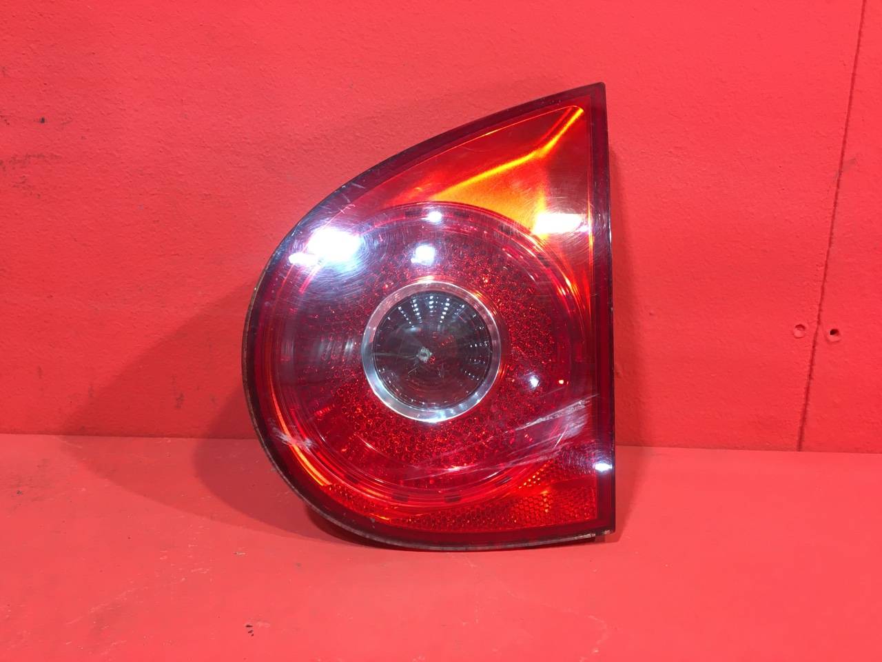 Фонарь Volkswagen Golf 5