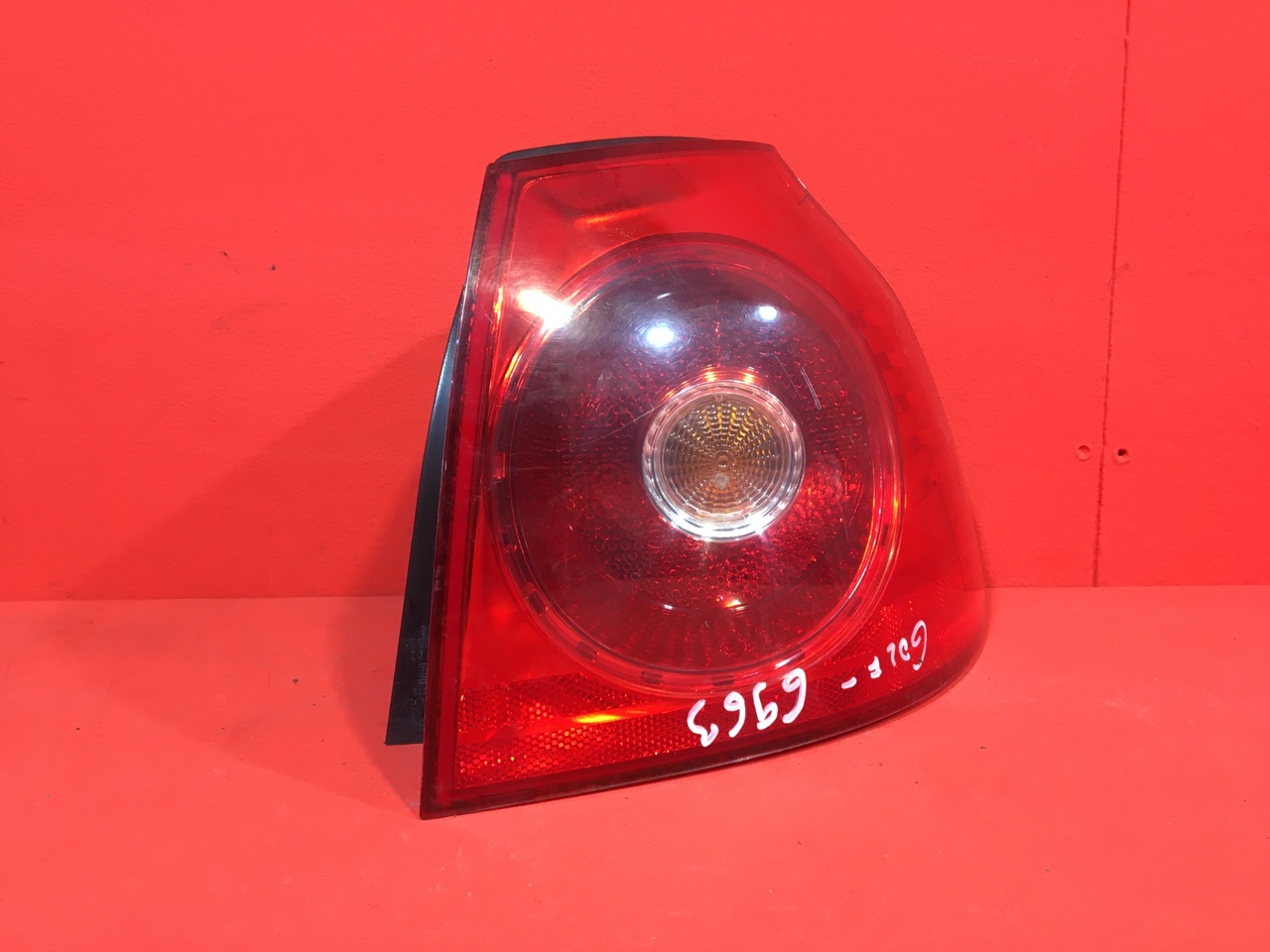 Фонарь Volkswagen Golf 5