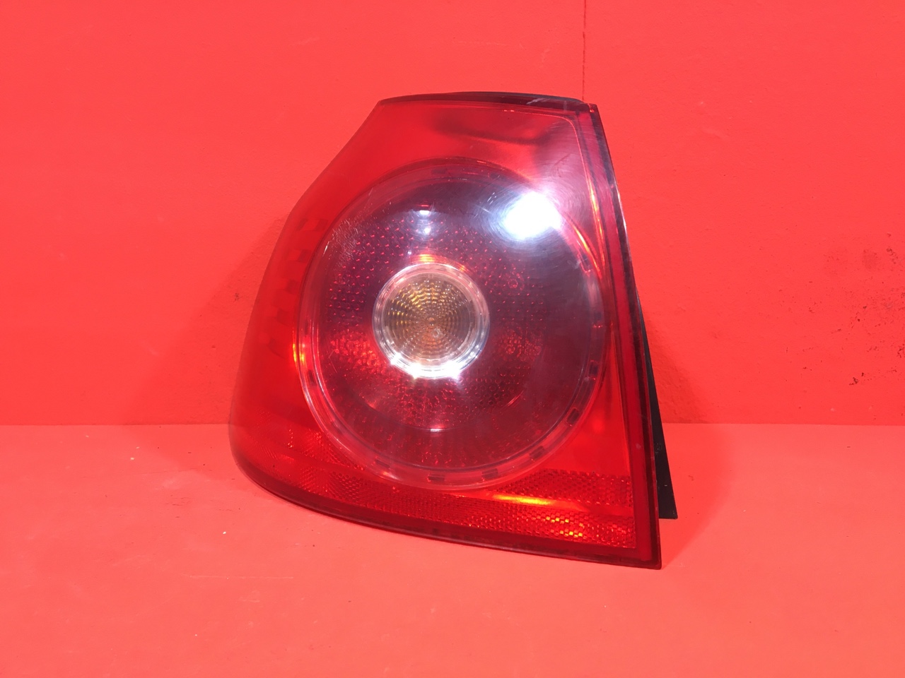 Фонарь Volkswagen Golf 5