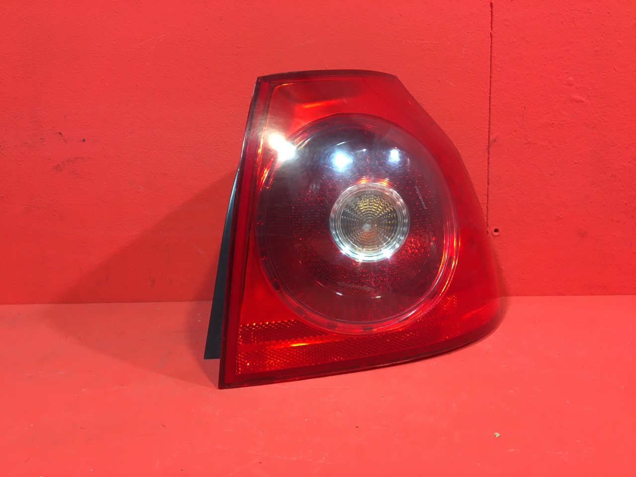 Фонарь Volkswagen Golf 5