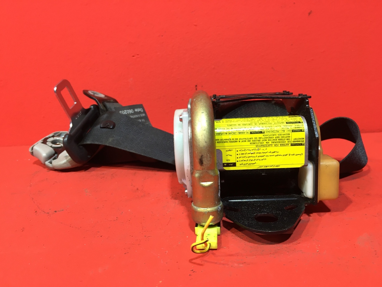 Ремень безопасности Toyota Corolla E12