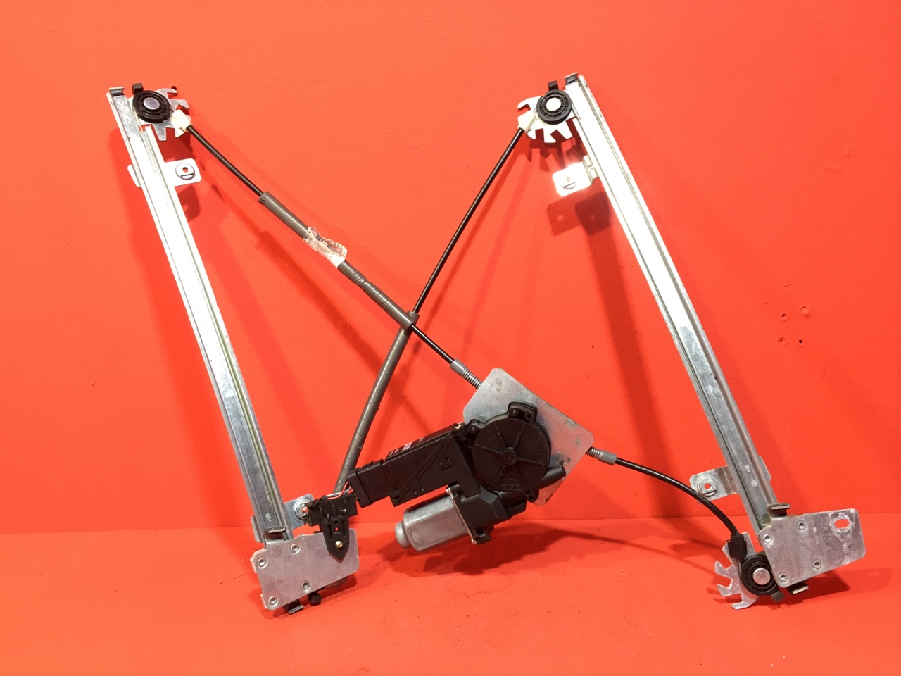 Стеклоподъемник Nissan Primera P12