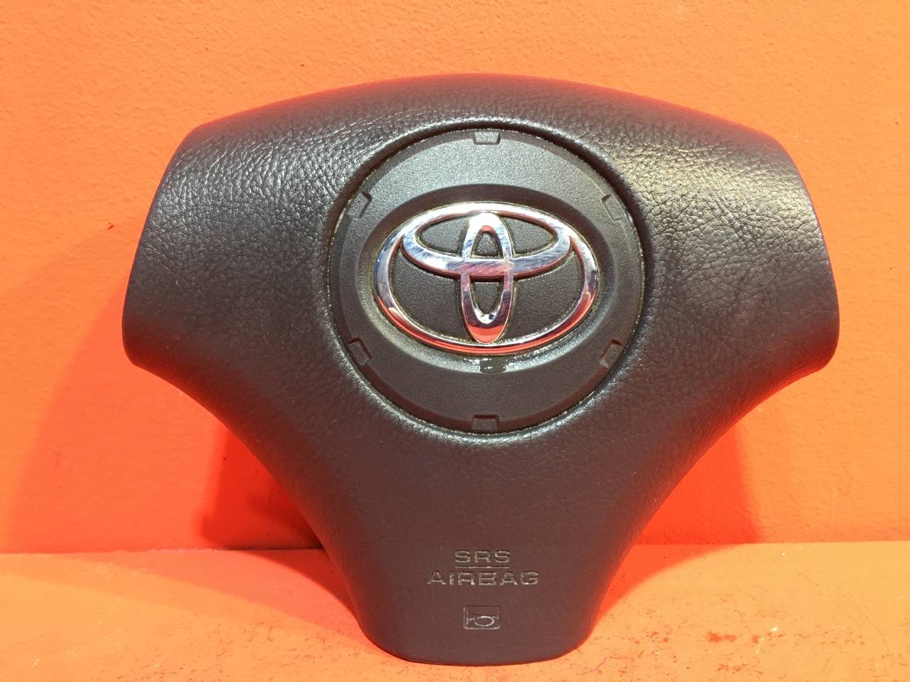 Подушка безопасности в руль Toyota Corolla E12