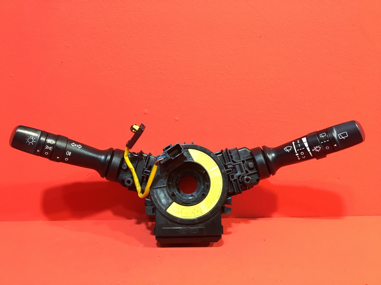 Подрулевой переключатель поворотов и дворников Kia Venga