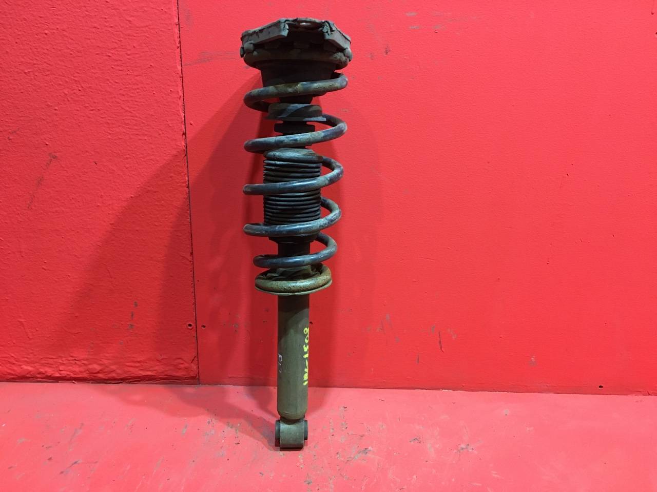 Стойка подвески Nissan Primera P12