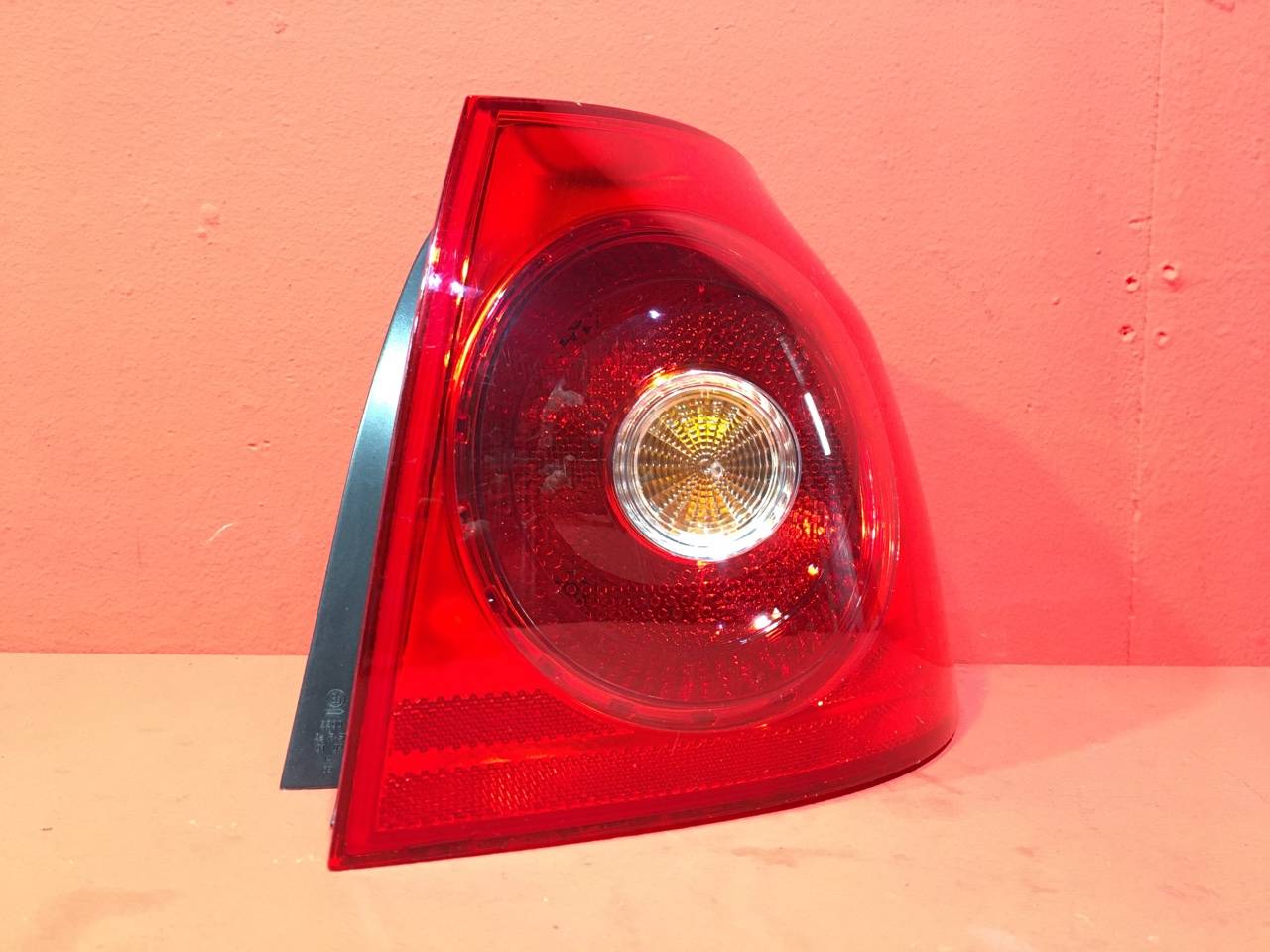 Фонарь Volkswagen Golf 5