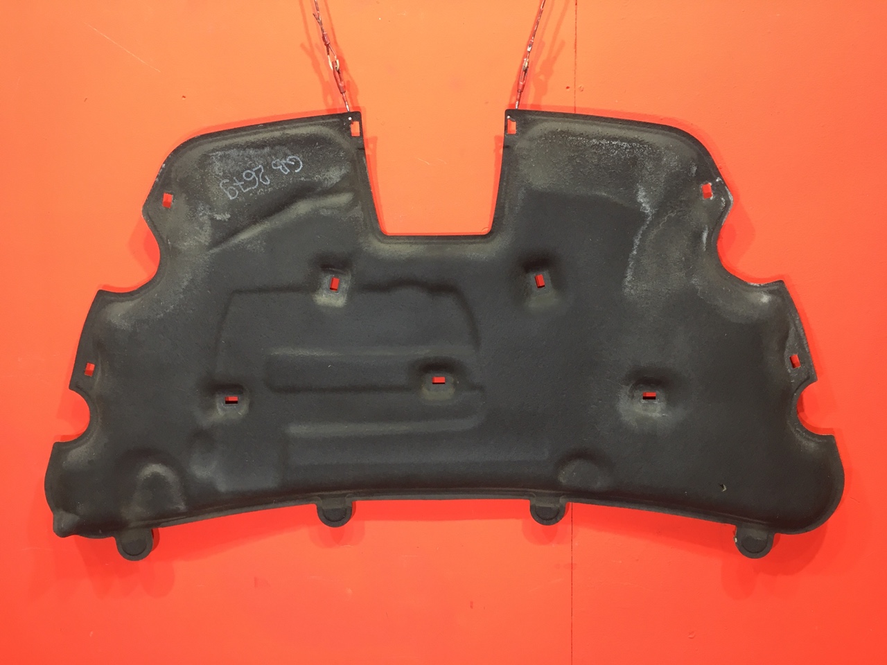 Шумоизоляция капота Ford Focus 2