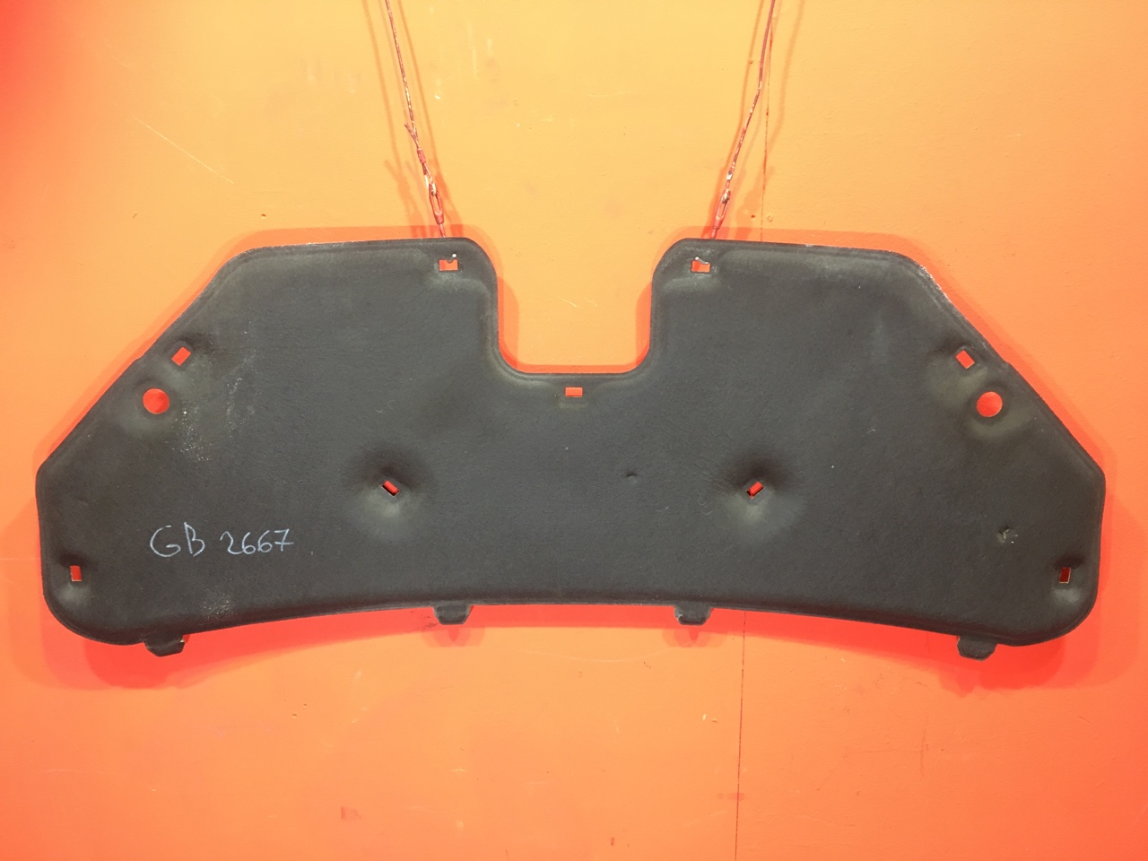 Шумоизоляция капота Ford C-MAX