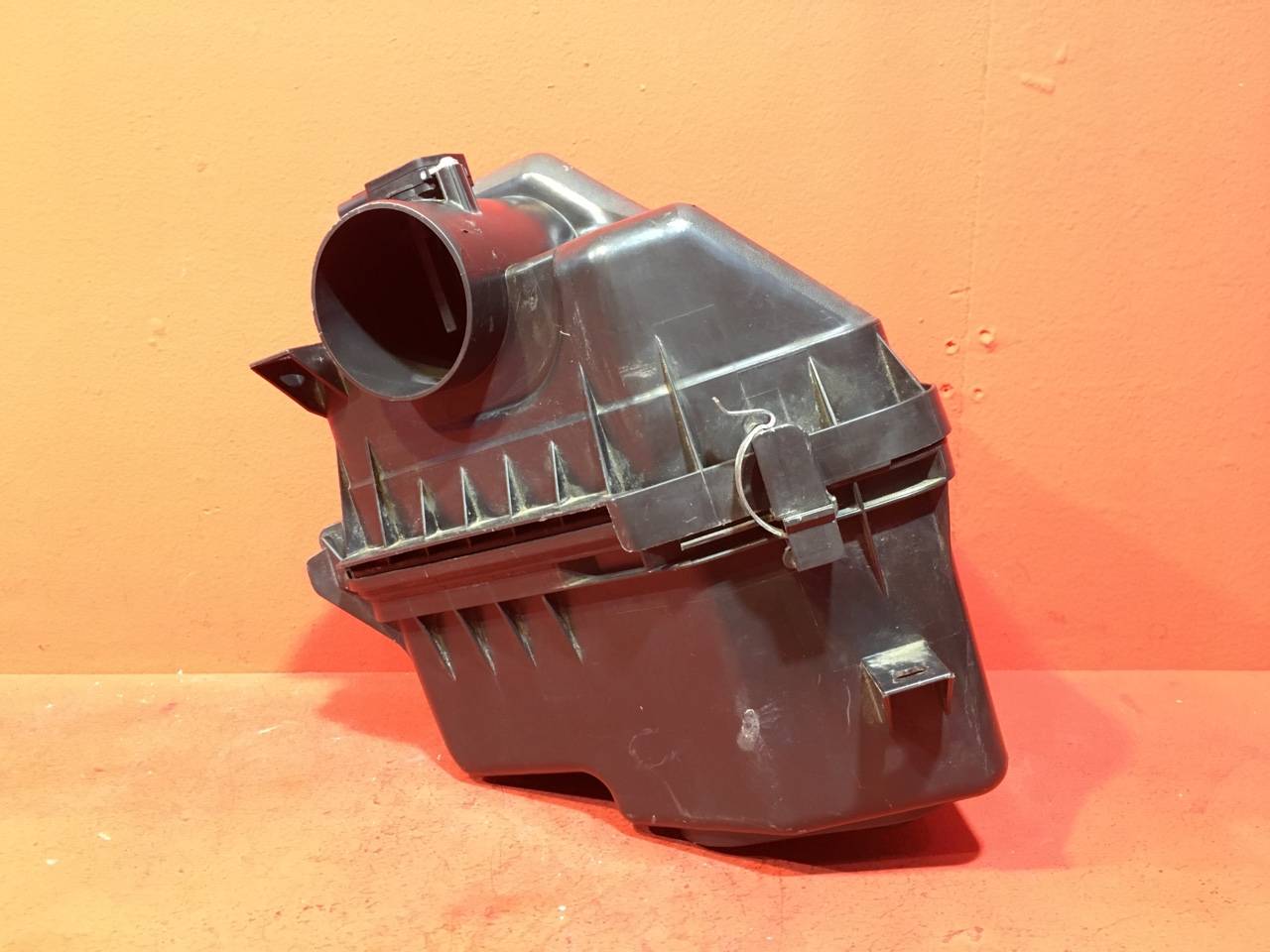 Корпус воздушного фильтра Toyota RAV 4 3