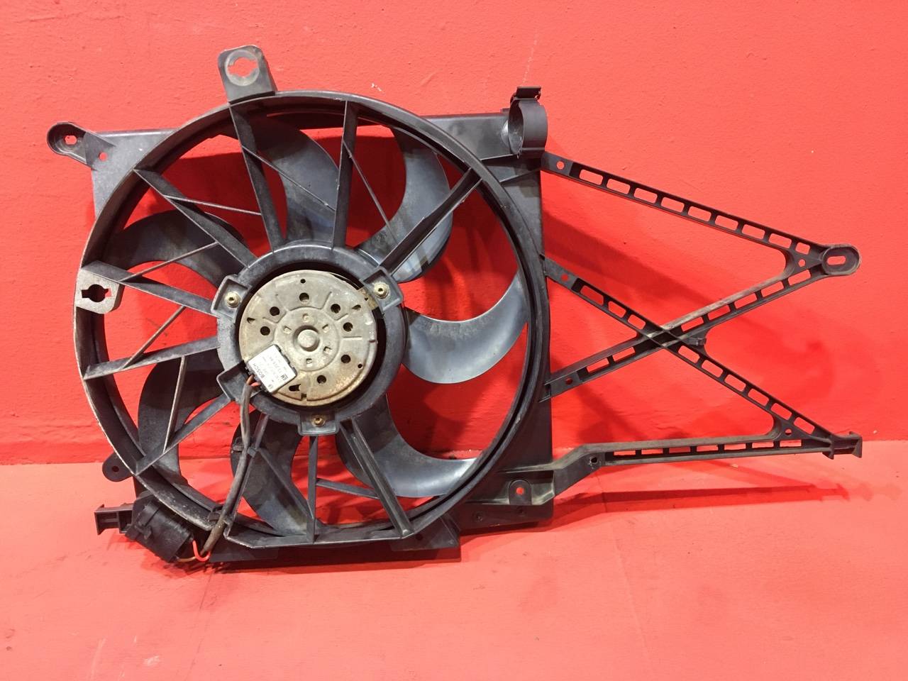 Вентилятор охлаждения двигателя Opel Astra H