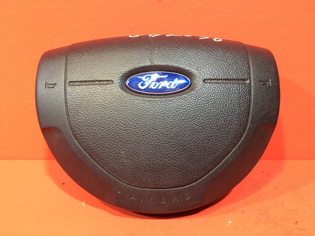 Подушка безопасности в руль Ford Fiesta 5