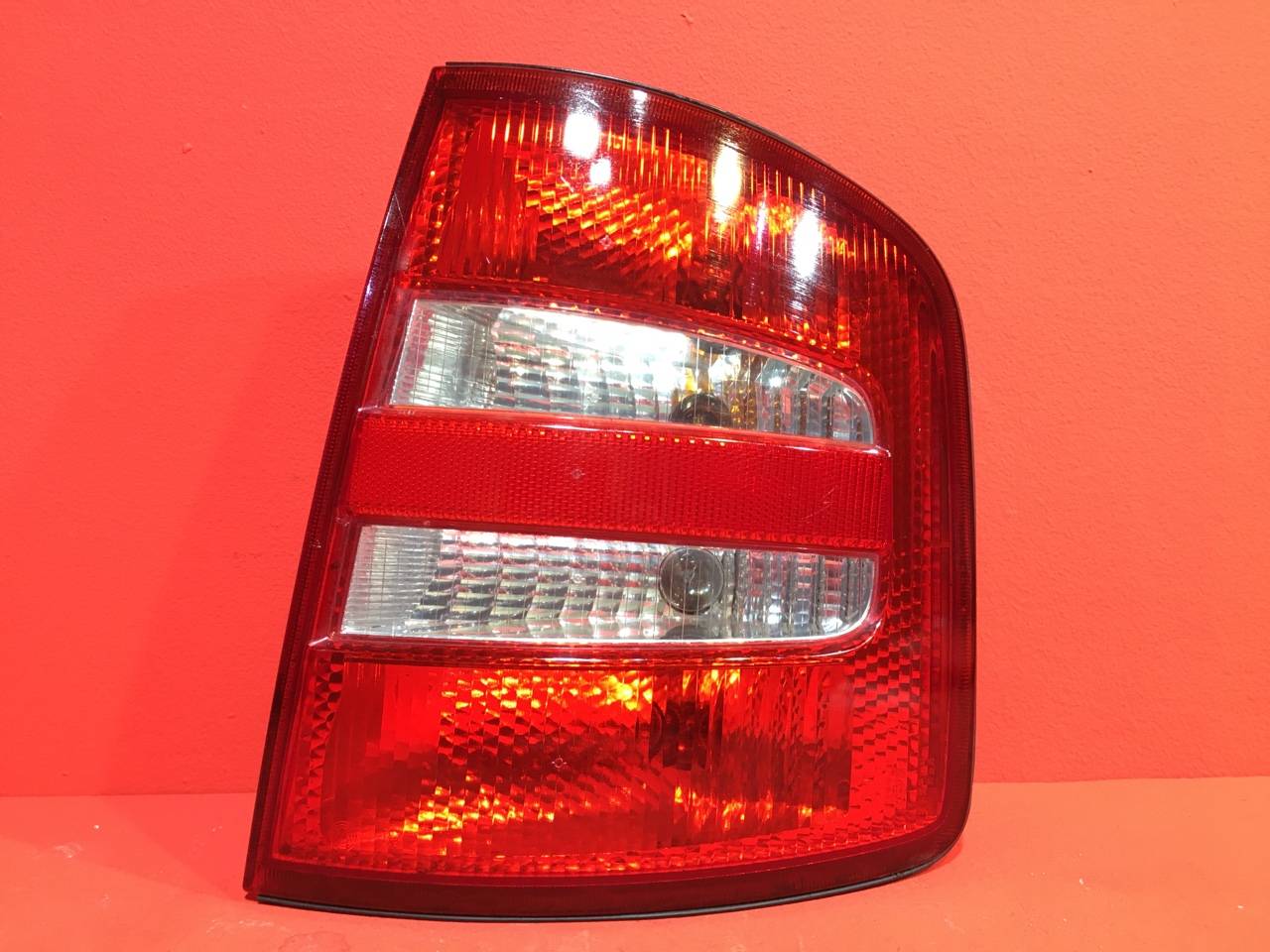 Фонарь Skoda Fabia 1