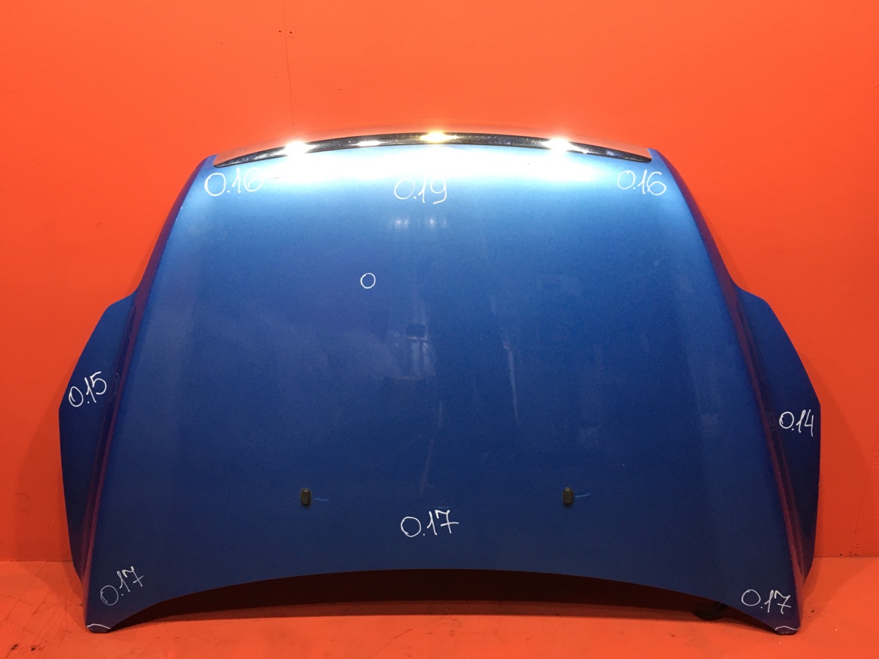 Капот Ford Focus 2