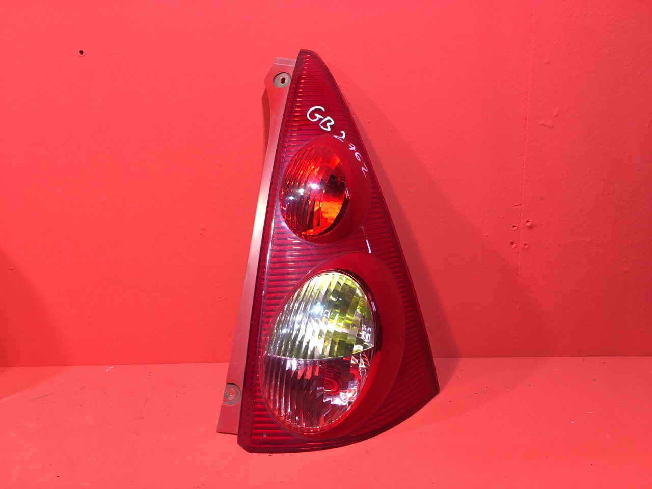 Фонарь Peugeot 107