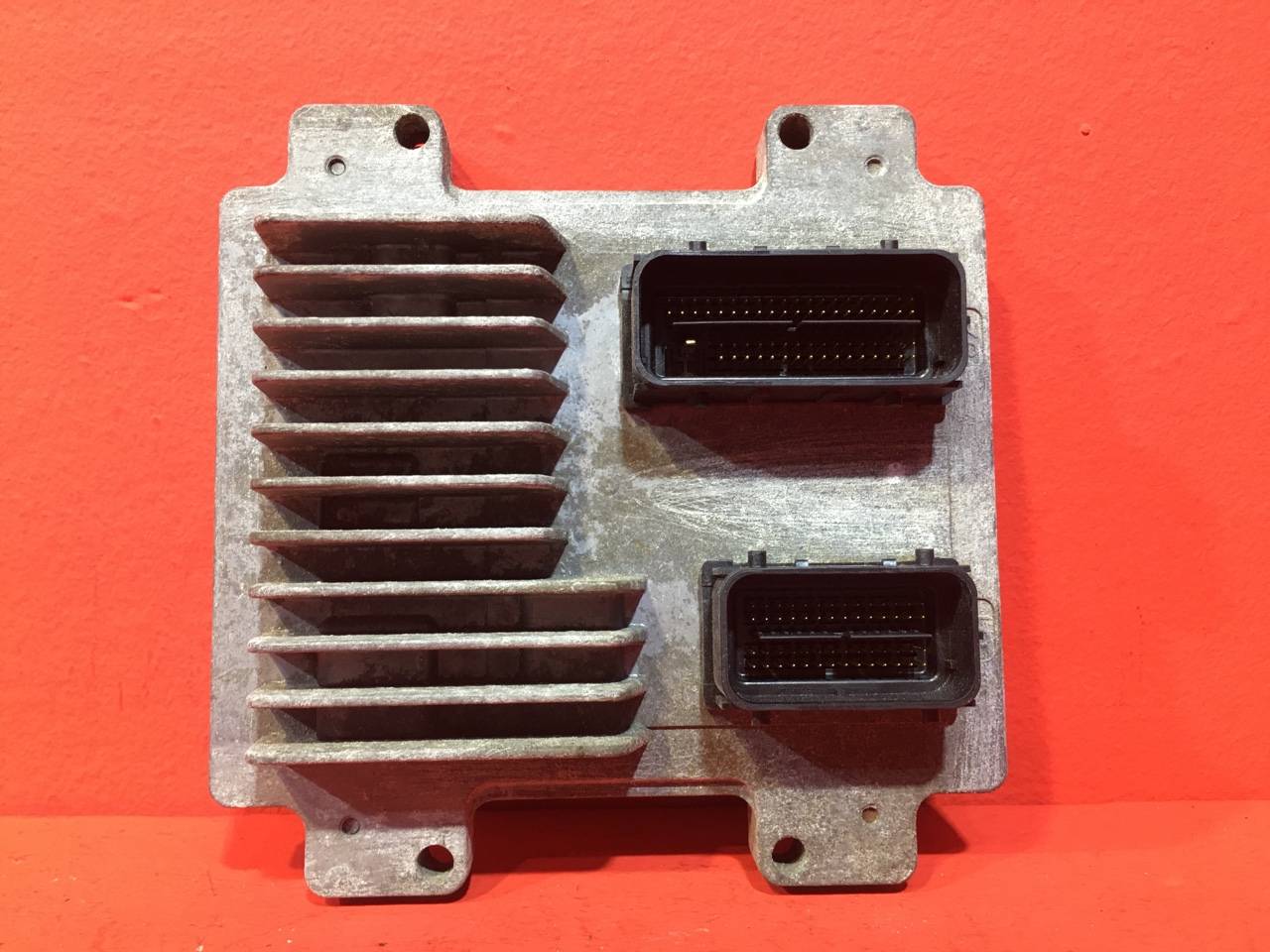 Блок управления двигателем Opel Corsa D