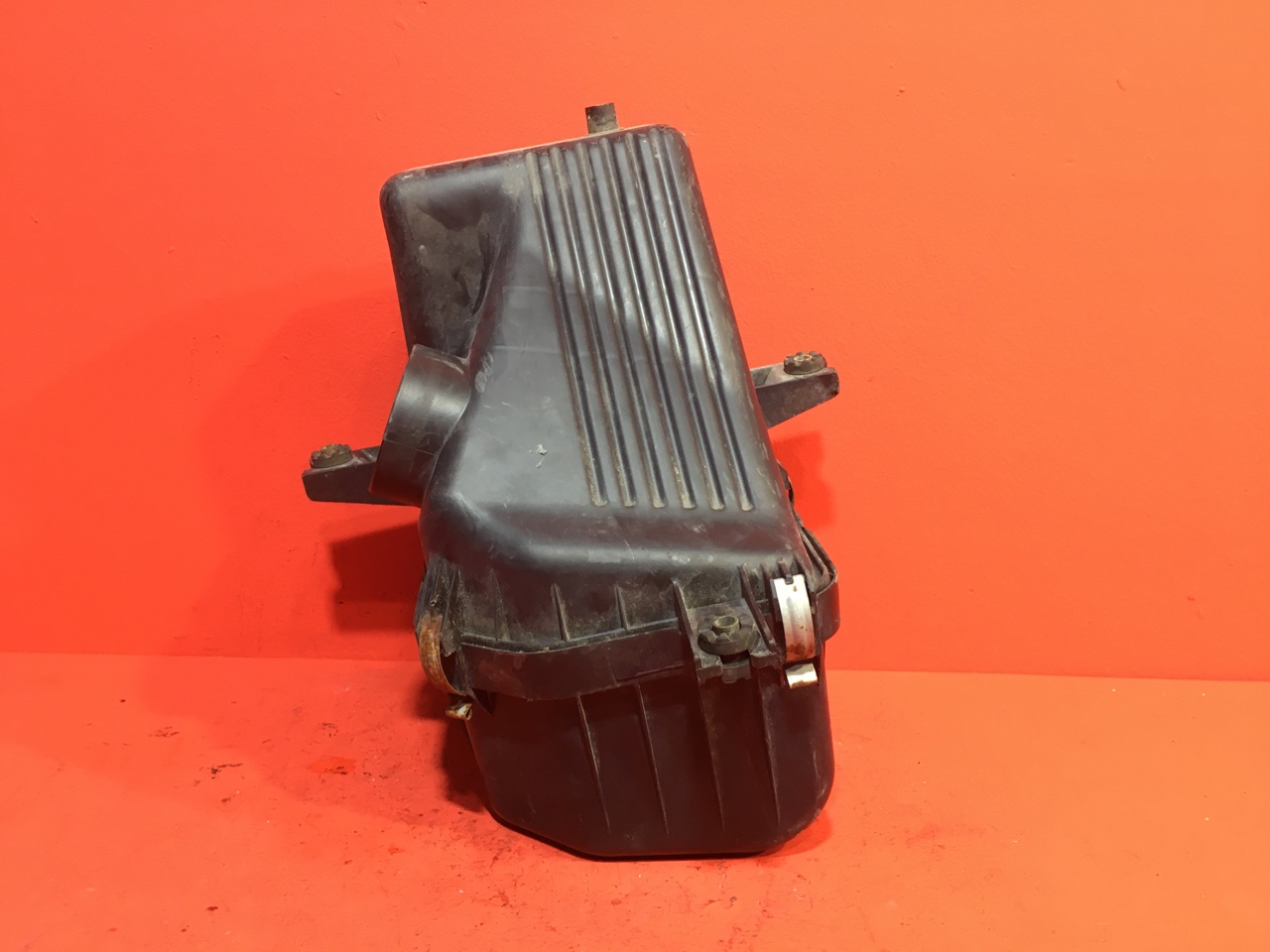 Корпус воздушного фильтра Suzuki Grand Vitara