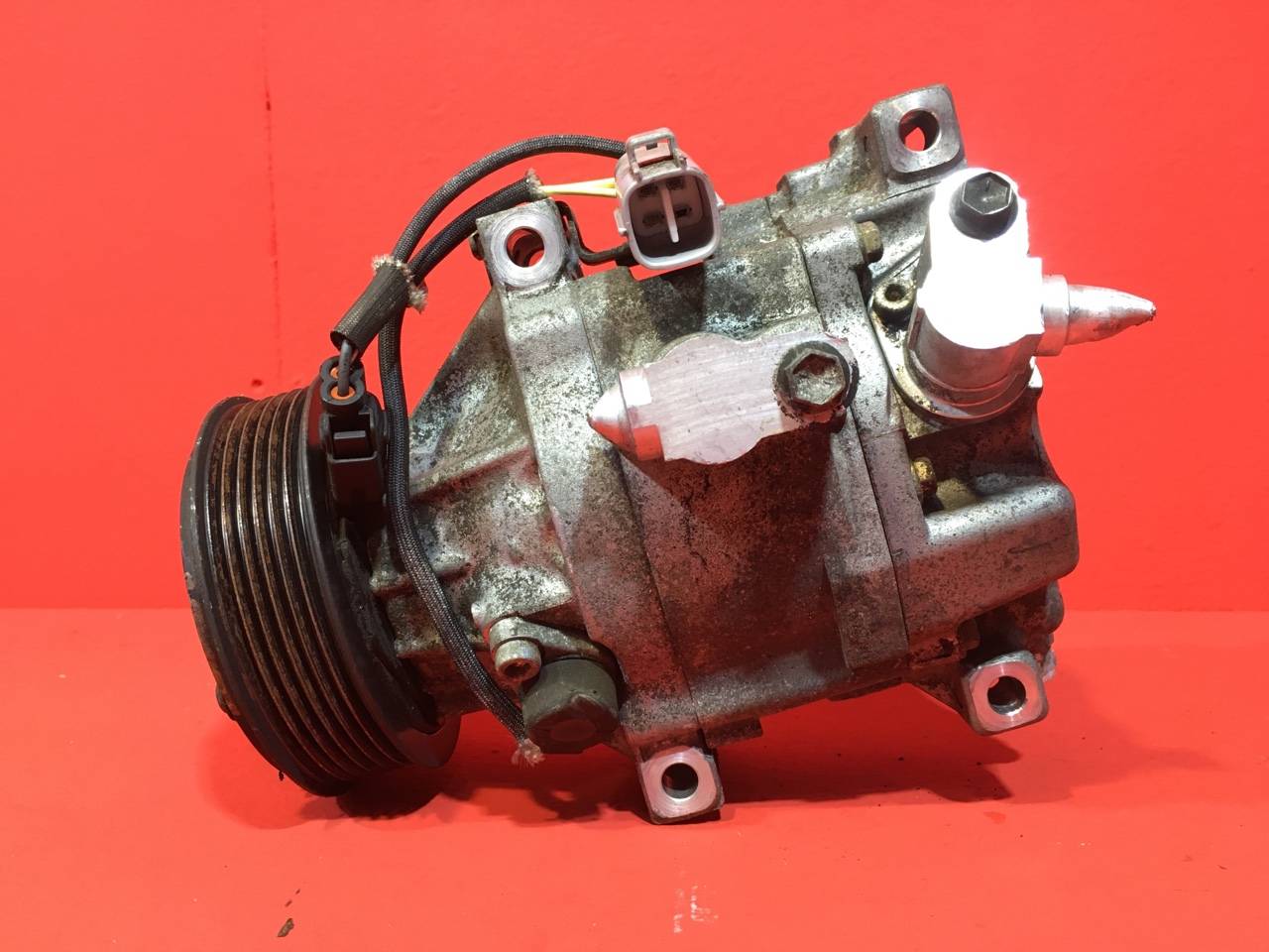 Компрессор кондиционера Toyota Corolla E11