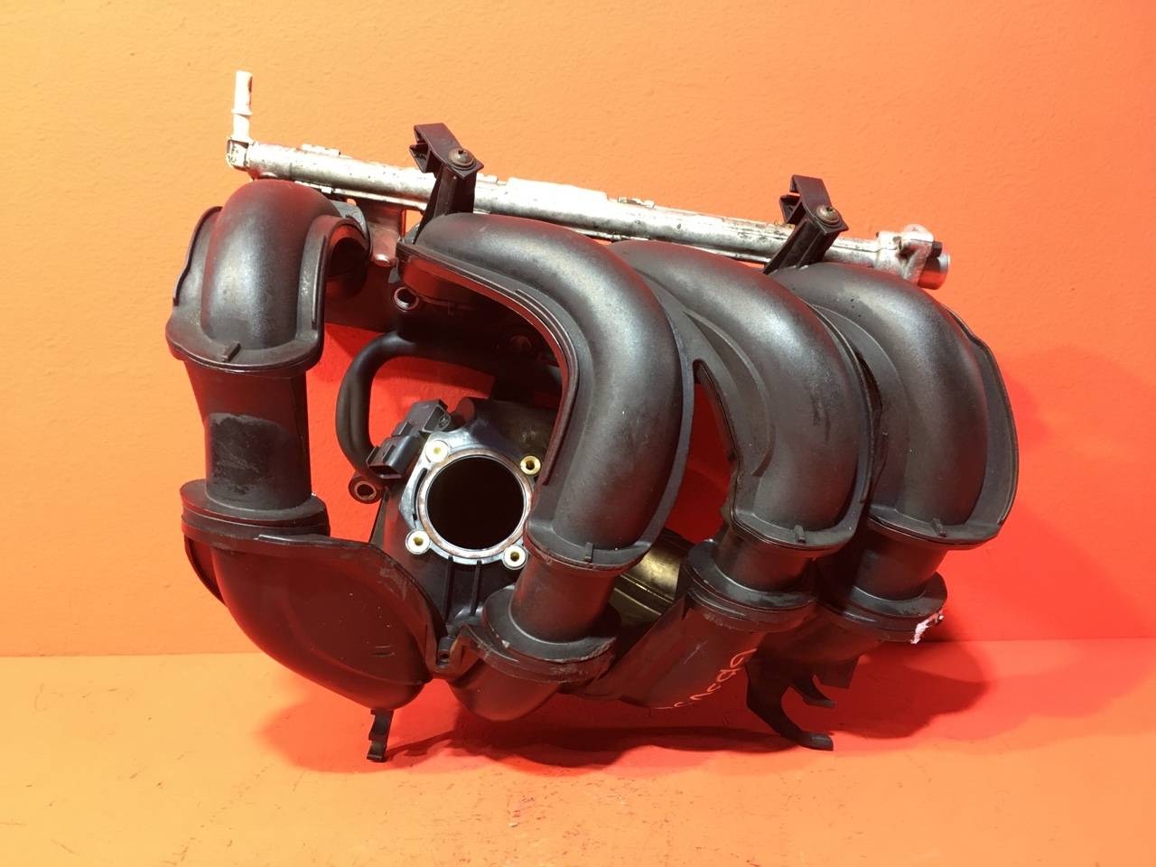 Коллектор впускной Ford Focus 2