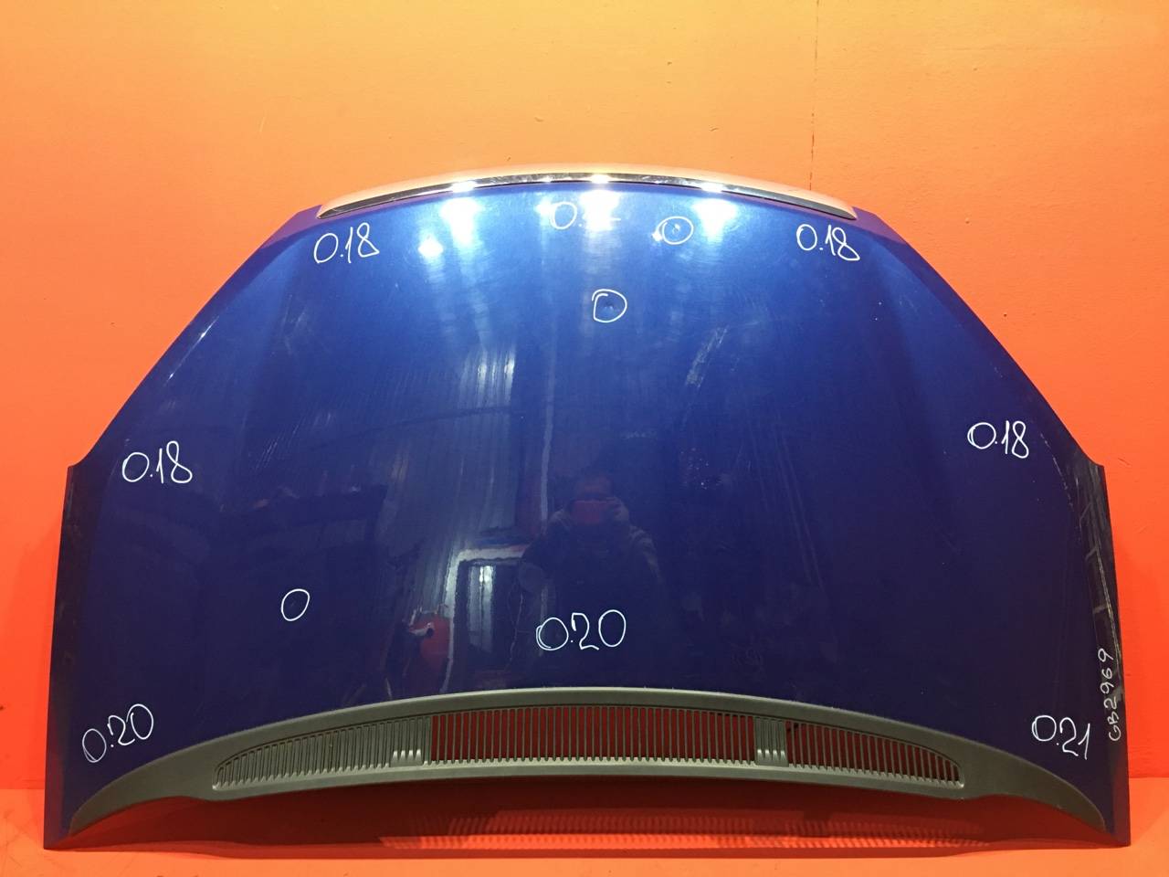 Капот Ford C-MAX