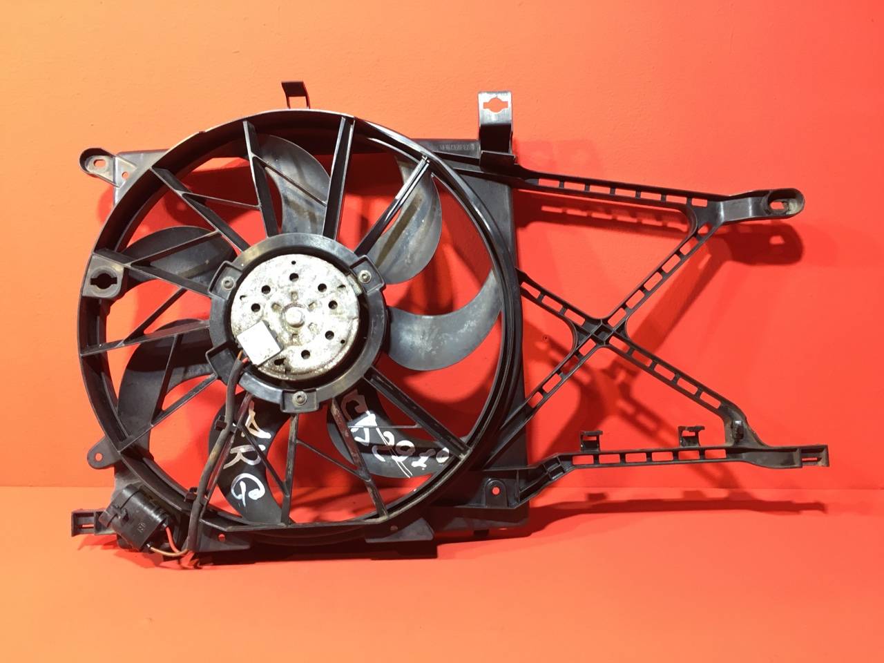 Вентилятор охлаждения двигателя Opel Astra H