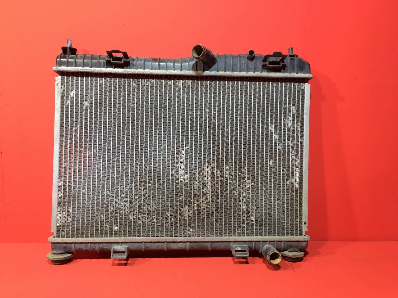 Радиатор охлаждения двигателя Ford Fiesta 6