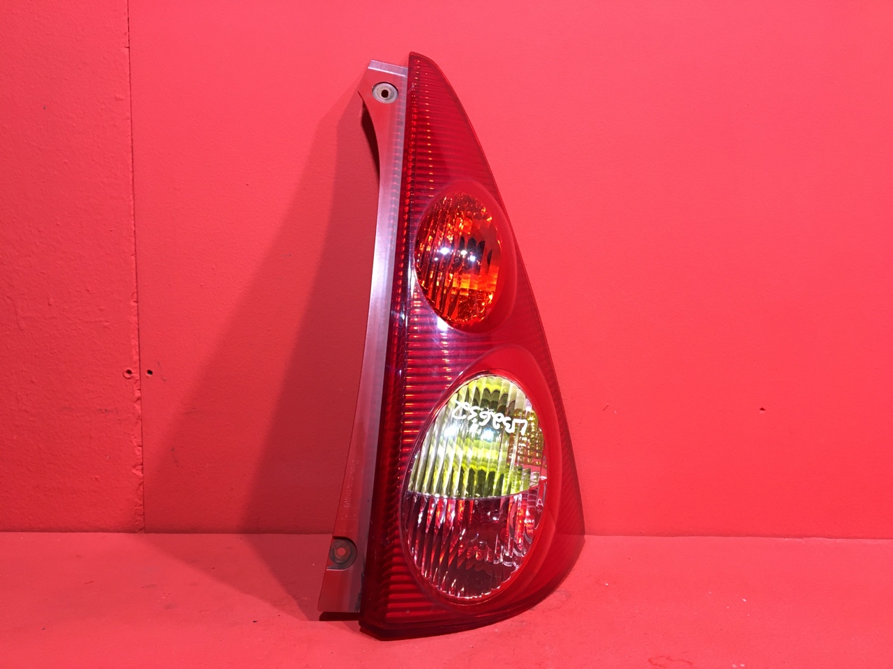 Фонарь Peugeot 107