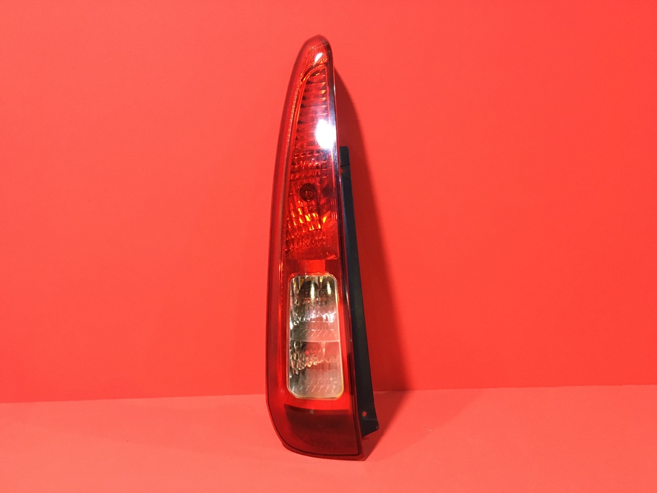 Фонарь Ford Fusion