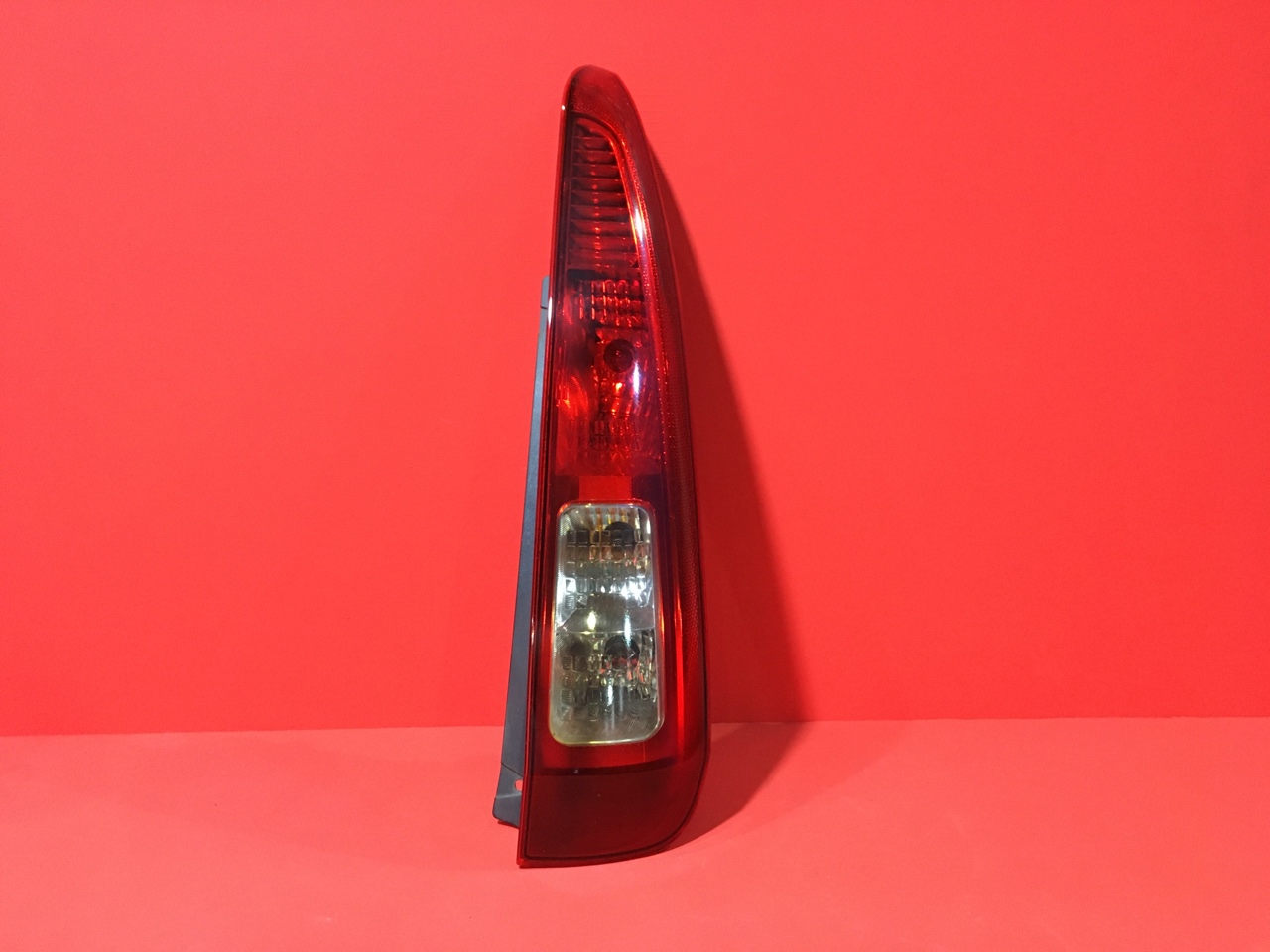 Фонарь Ford Fusion