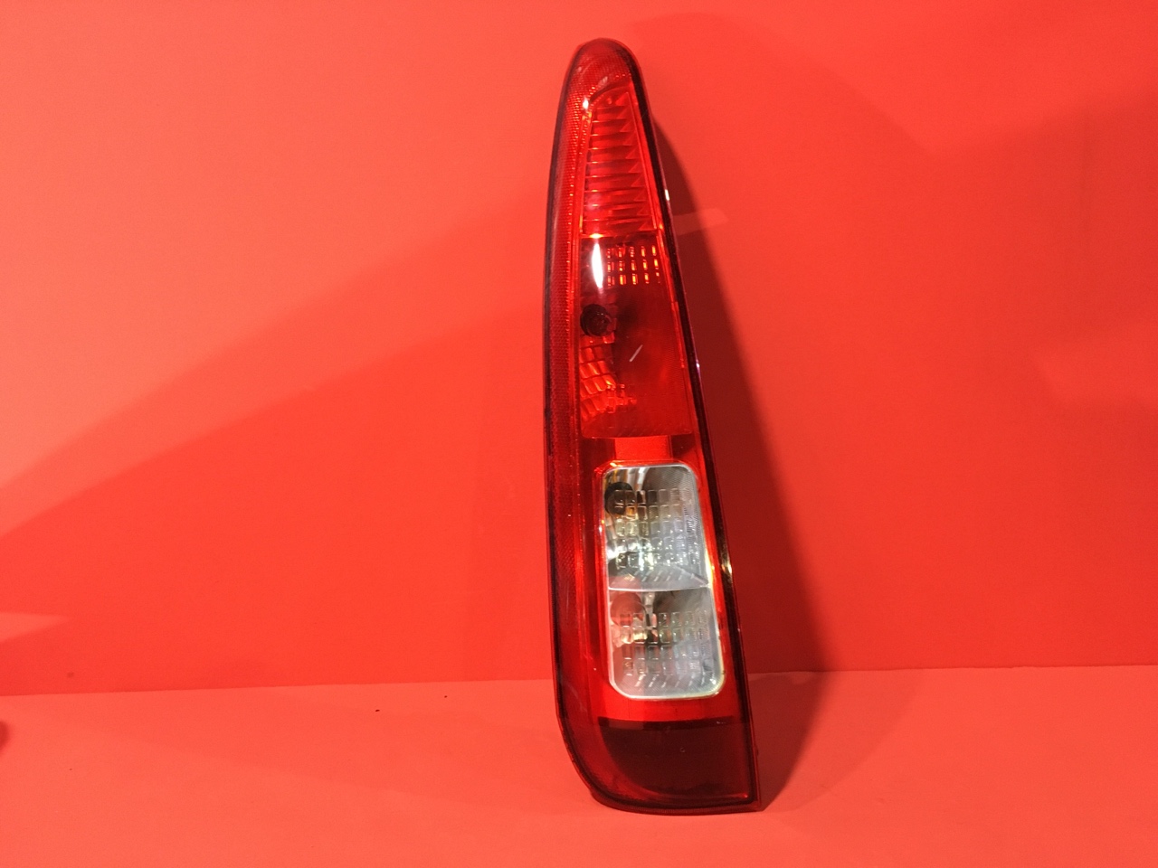 Фонарь Ford Fusion