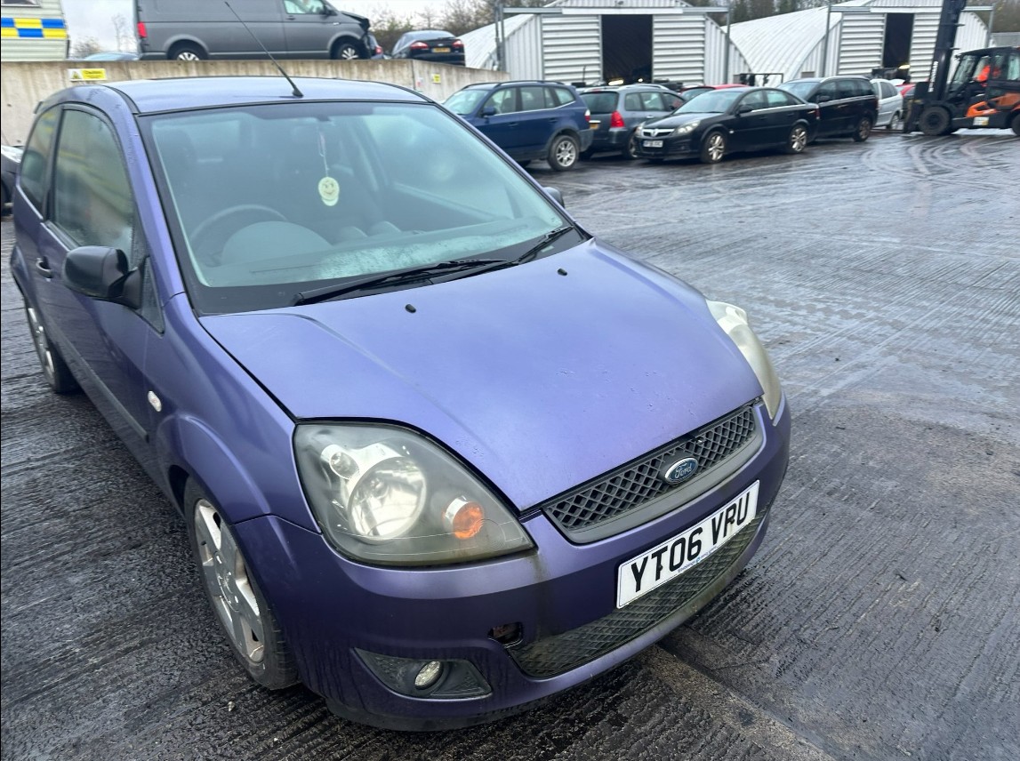 Крыло Ford Fiesta 5