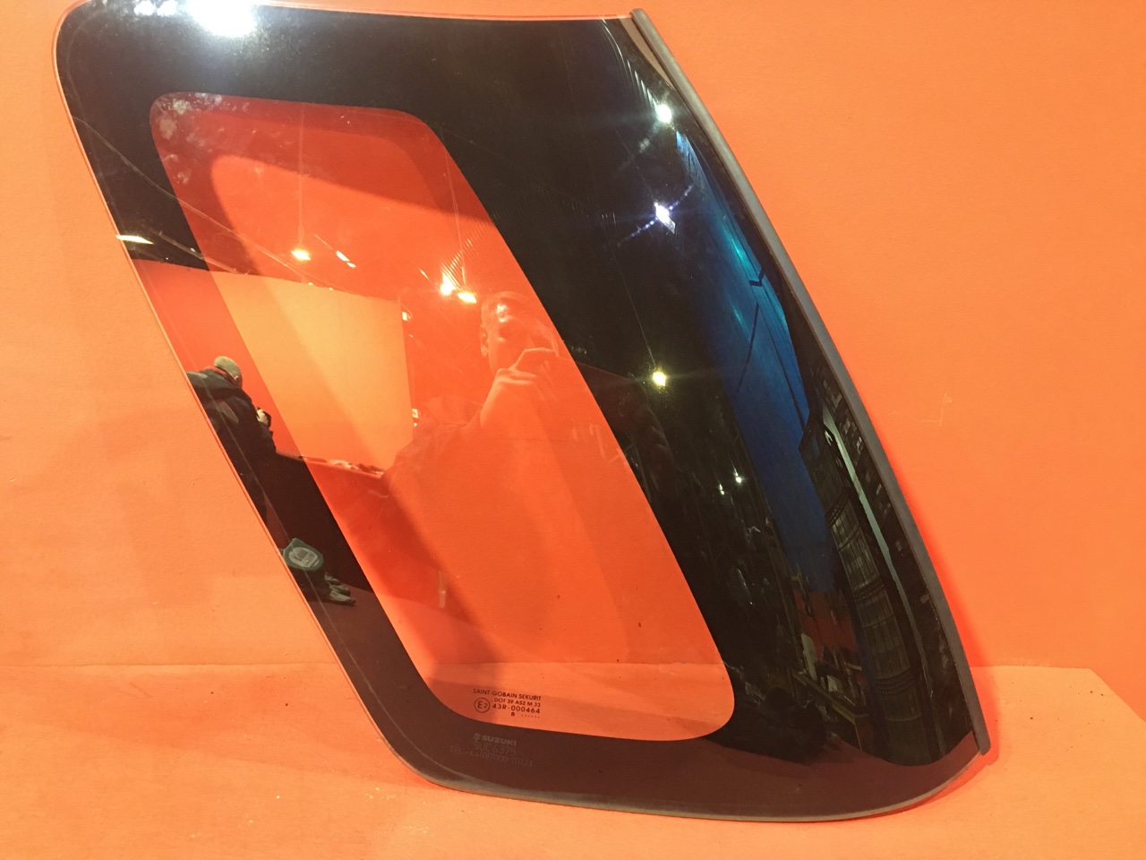 Форточка в кузов Suzuki SX4
