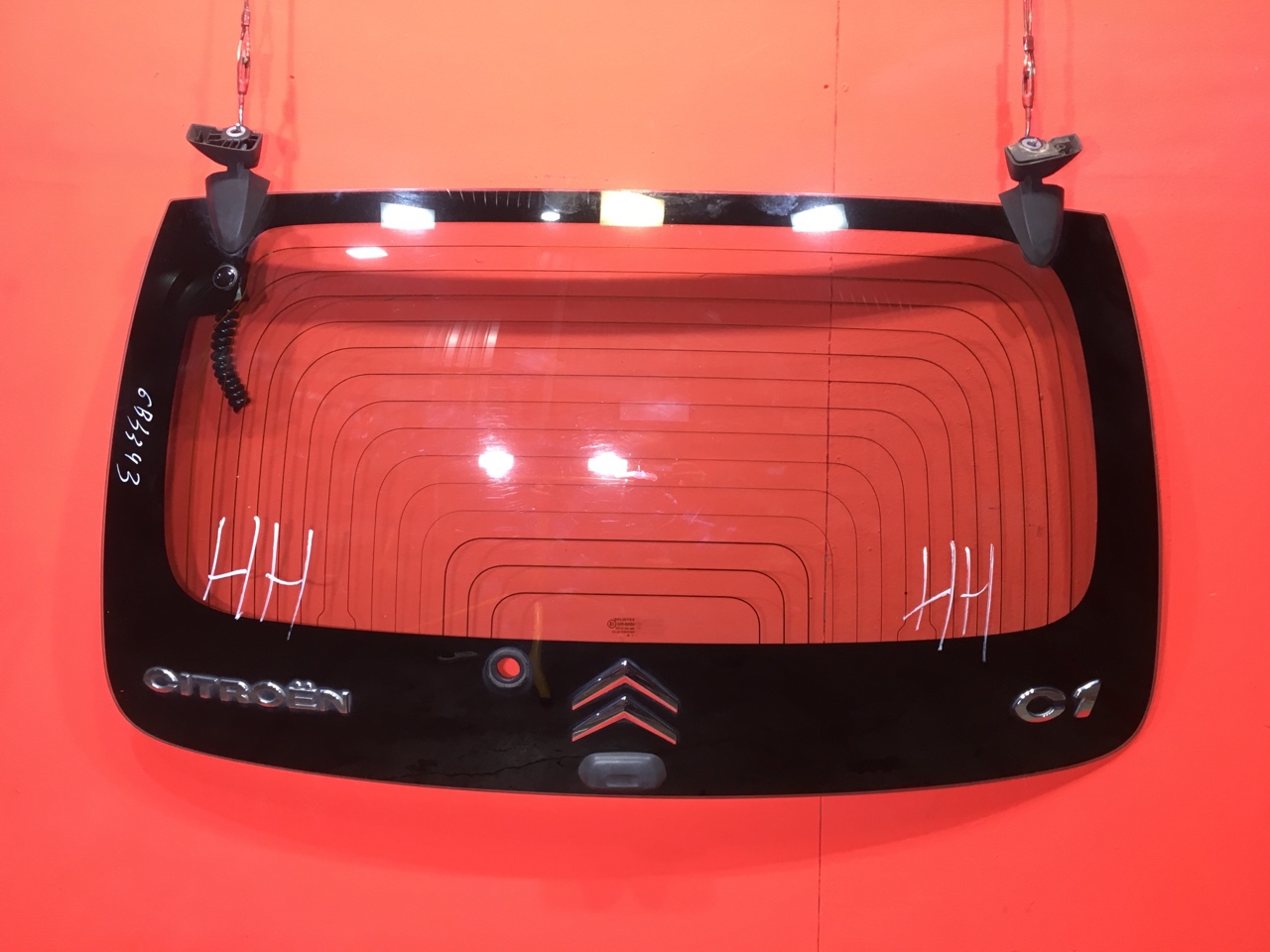 Стекло двери багажника Citroen C1