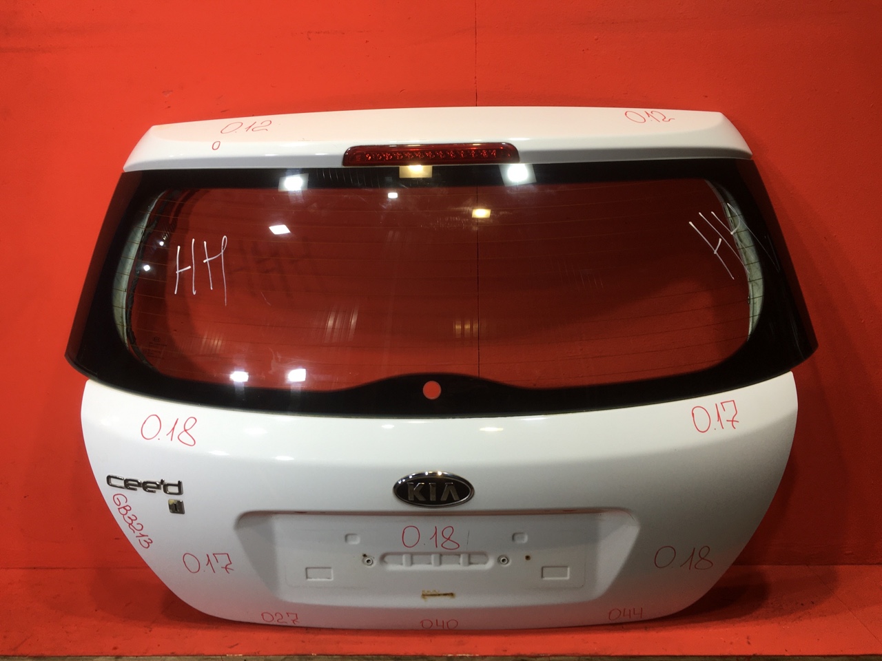 Дверь багажника Kia Ceed