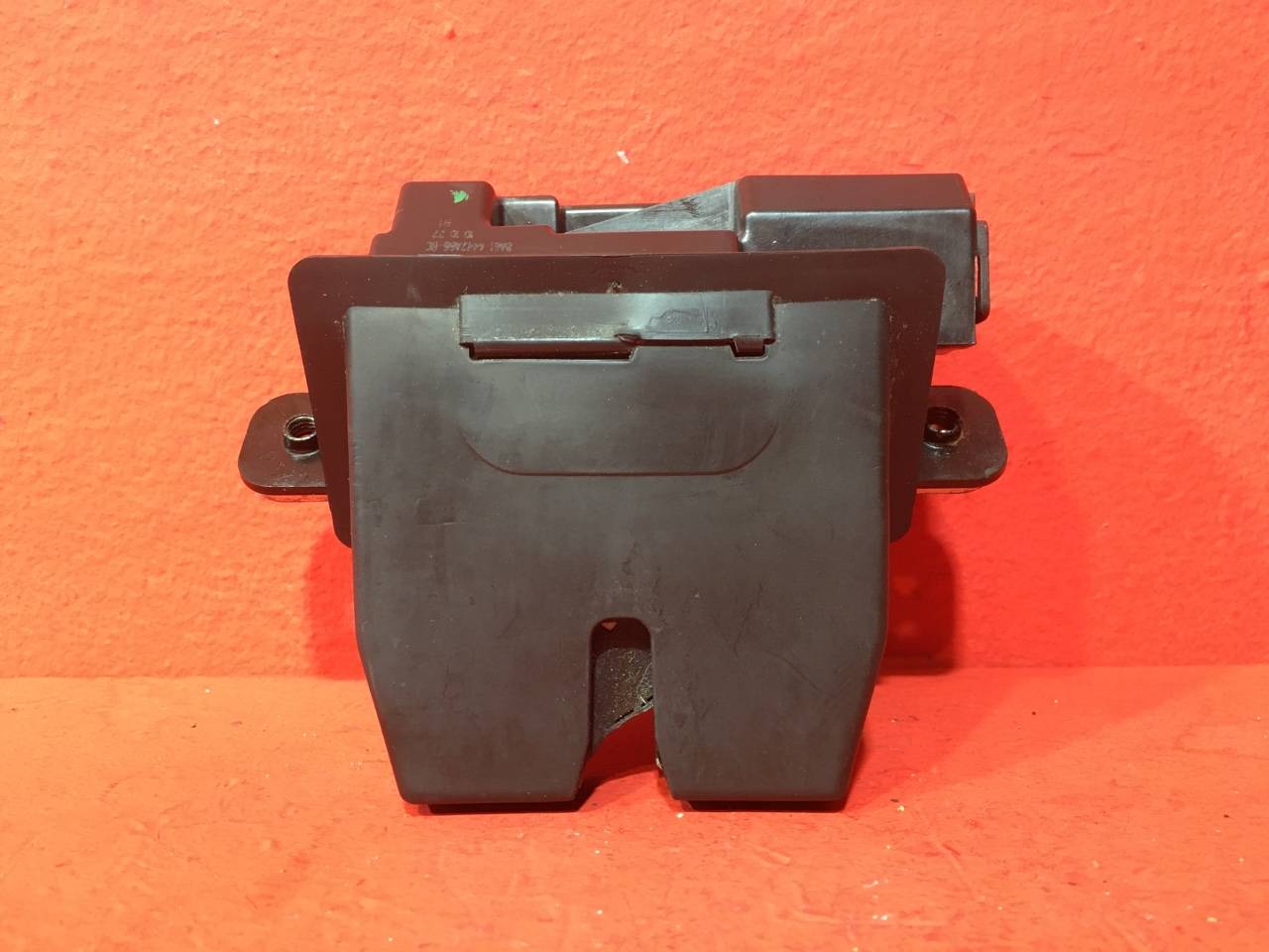 Замок двери багажника Ford Fiesta 6