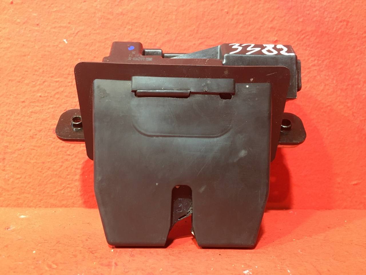 Замок двери багажника Ford Fiesta 6