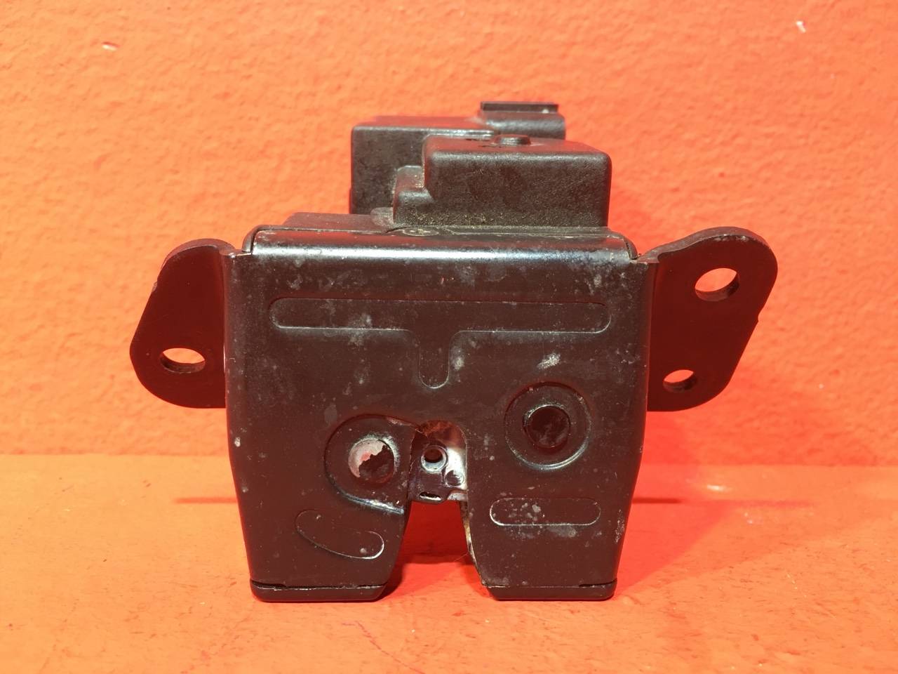 Замок двери багажника Kia Ceed