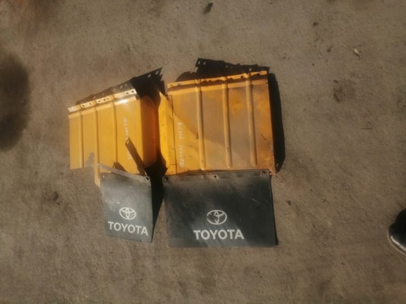 Подкрылок Toyota Dyna BU306-5000782 4B-1657310 2000 (б/у)