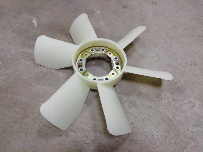 Вентилятор охлаждения радиатора Mitsubishi Fuso Fighter 6D16