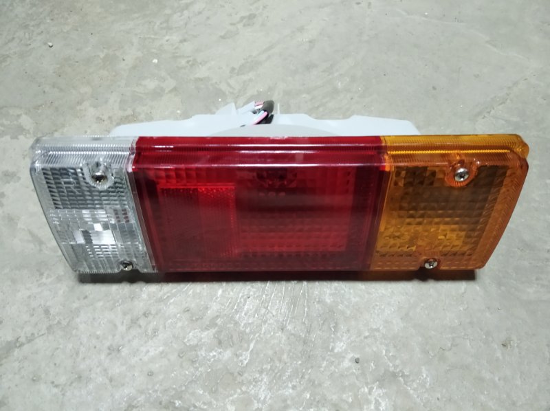 Стоп-сигнал Hino 300 XZU700 S05D 1999 правый
