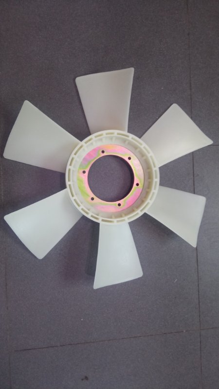 Вентилятор охлаждения радиатора Nissan Diesel Big Thumb CD46H RF8