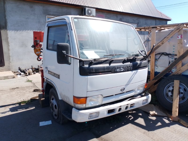 Кабина Nissan Atlas G2H41-020414 FD42 1993 (б/у)